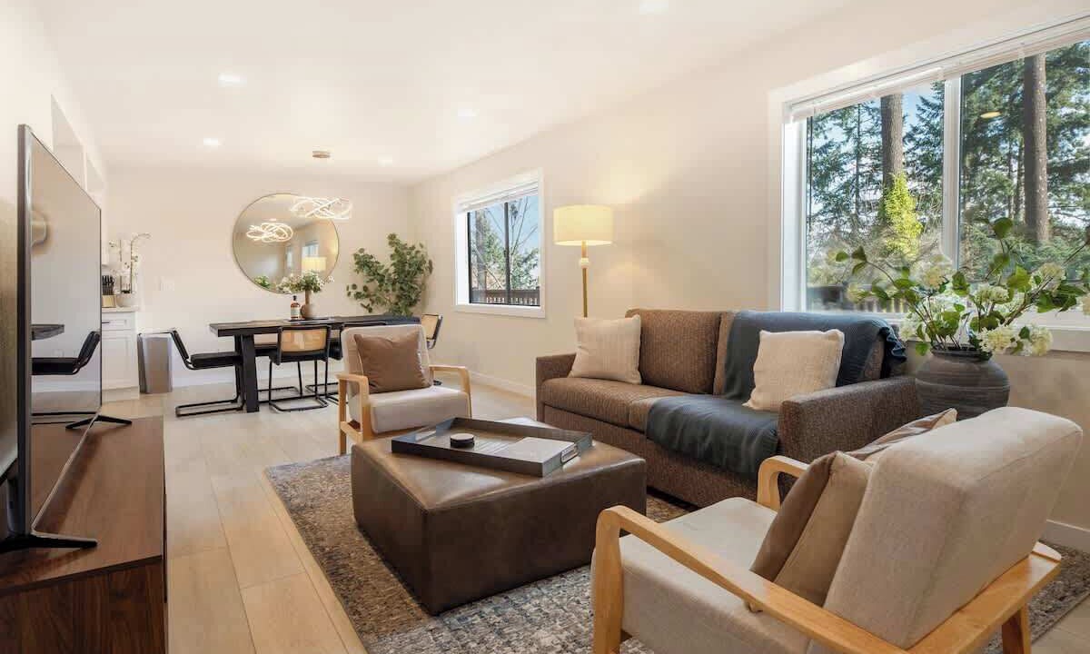 Photo of Livingroom in Cougar Mountain