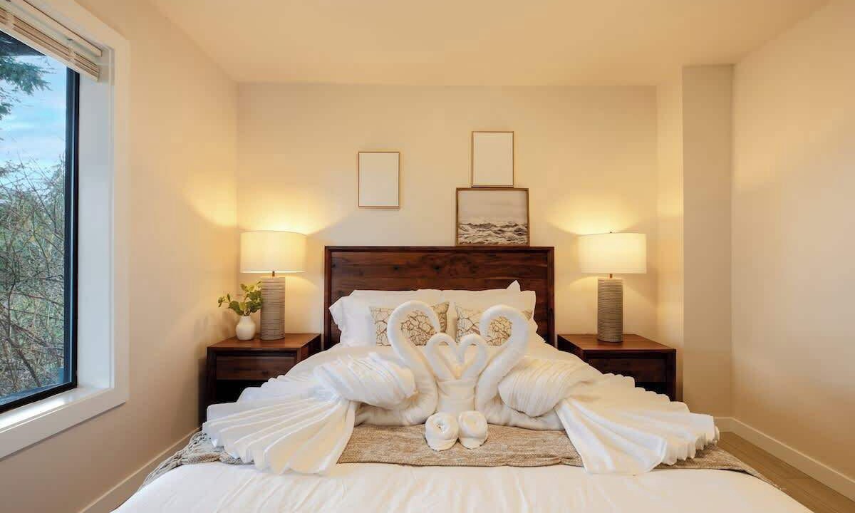 Photo of Bedroom in Cougar Mountain