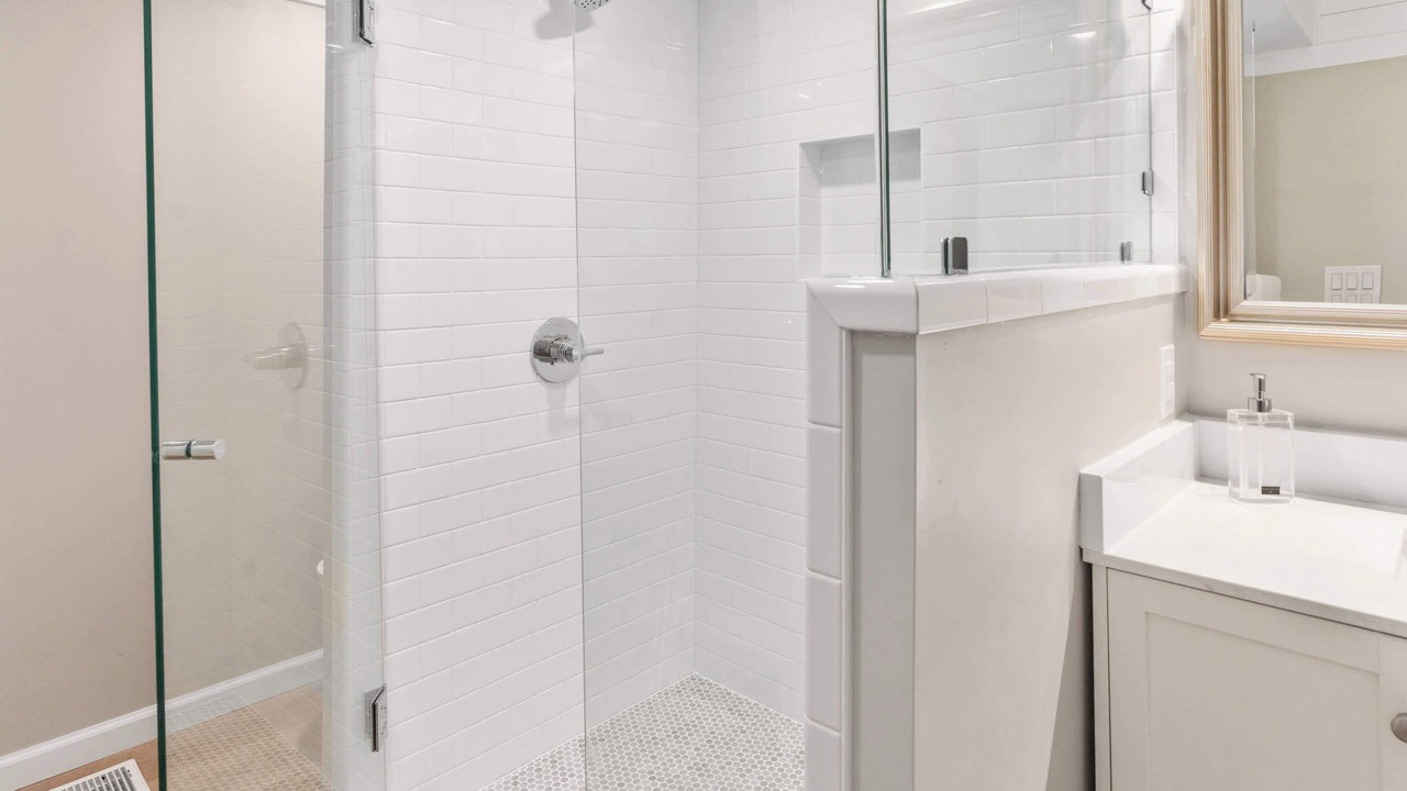 Photo of Bathroom in Tool