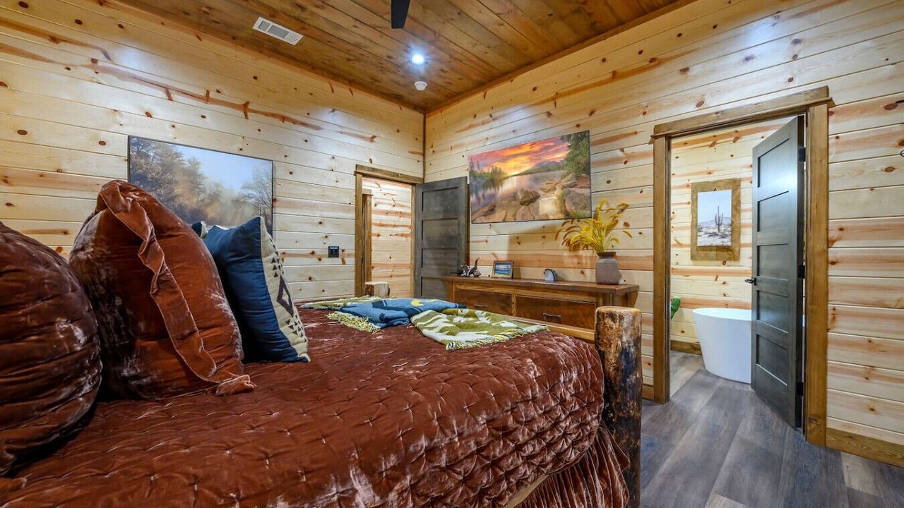 Photo of Bathroom in Broken Bow