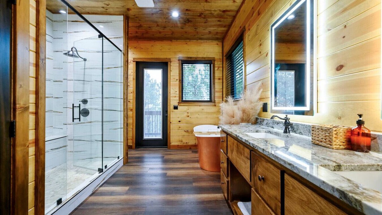 Photo of Bathroom in Broken Bow