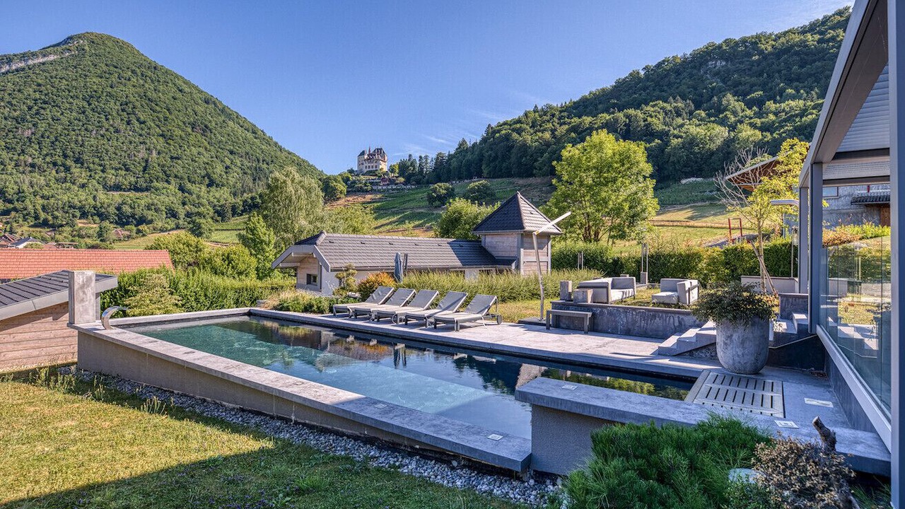 Photo of Outdoor in Menthon-Saint-Bernard