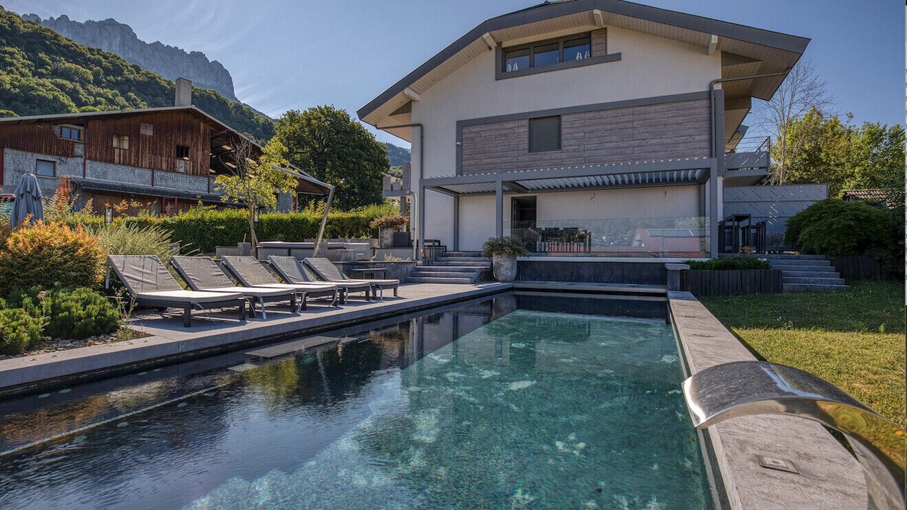 Photo of Outdoor in Menthon-Saint-Bernard