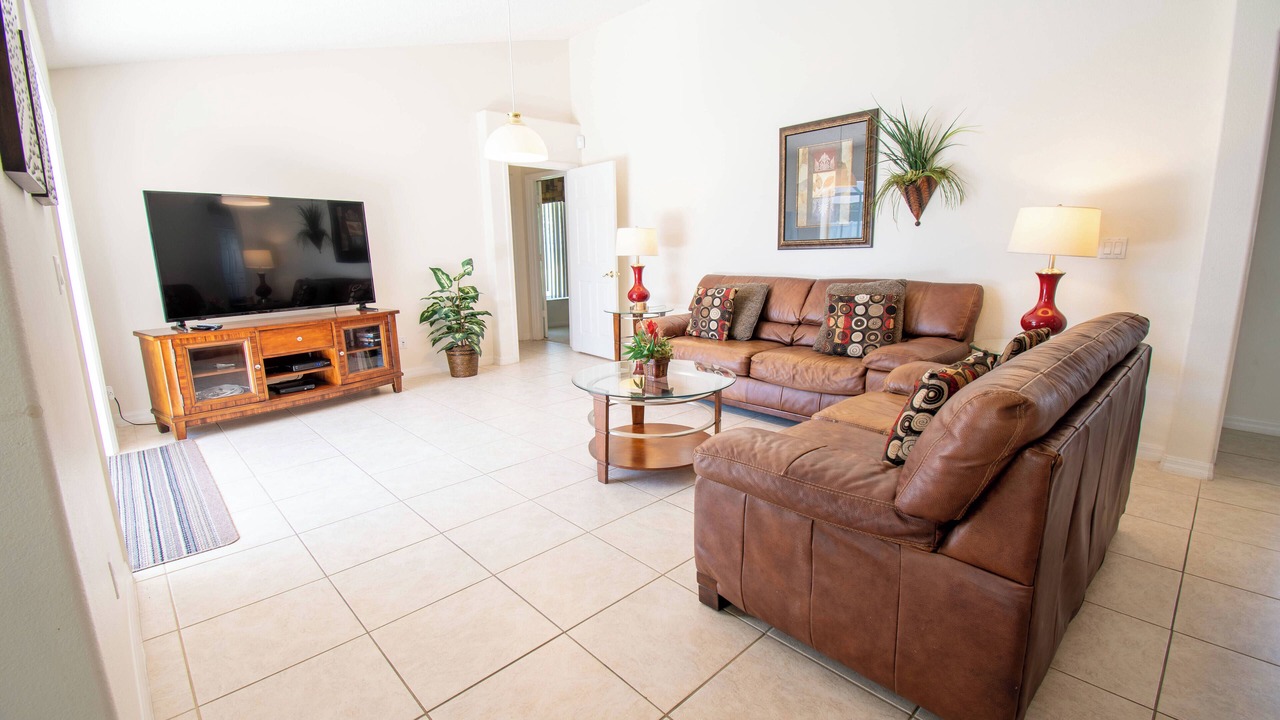 Photo of Livingroom in Orange Tree