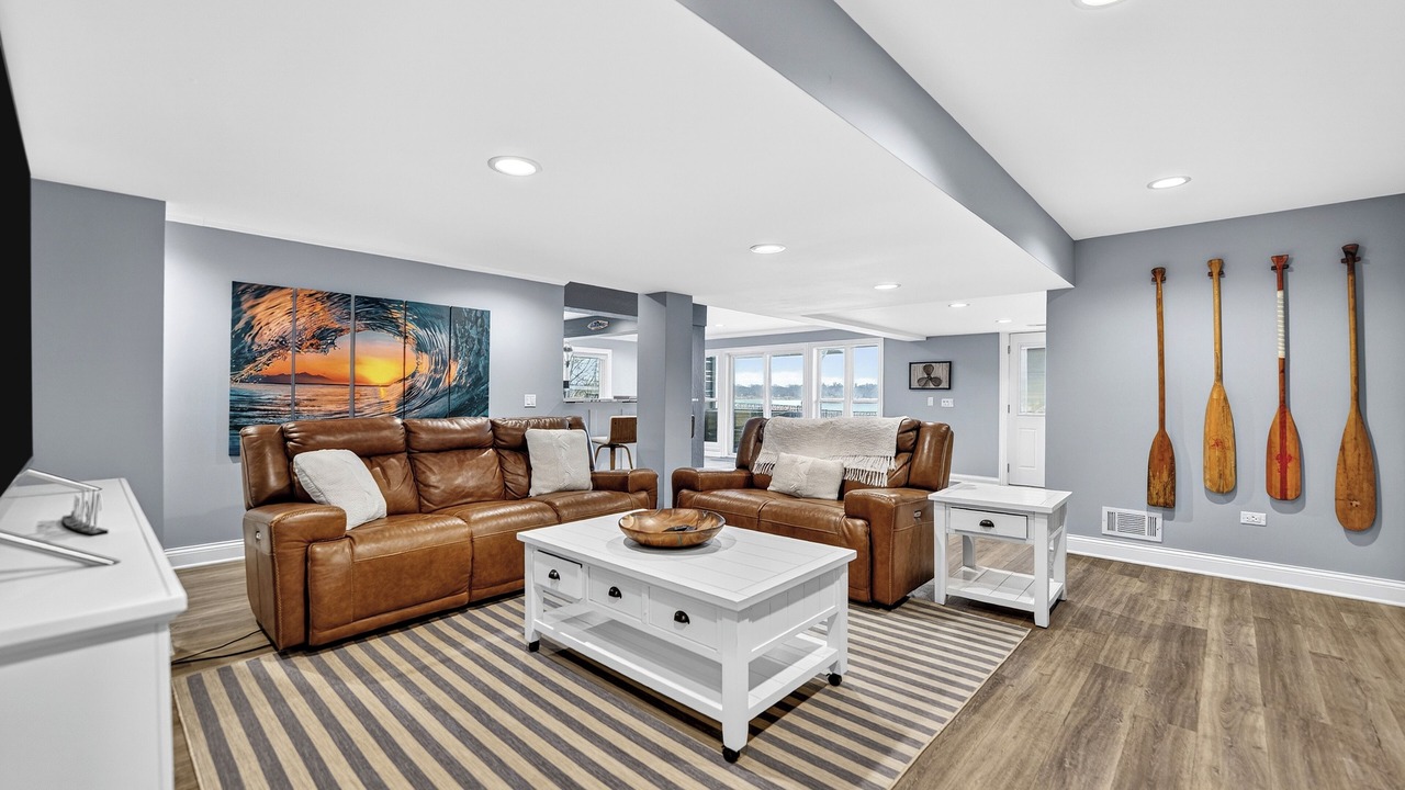 Photo of Livingroom in Channel Lake