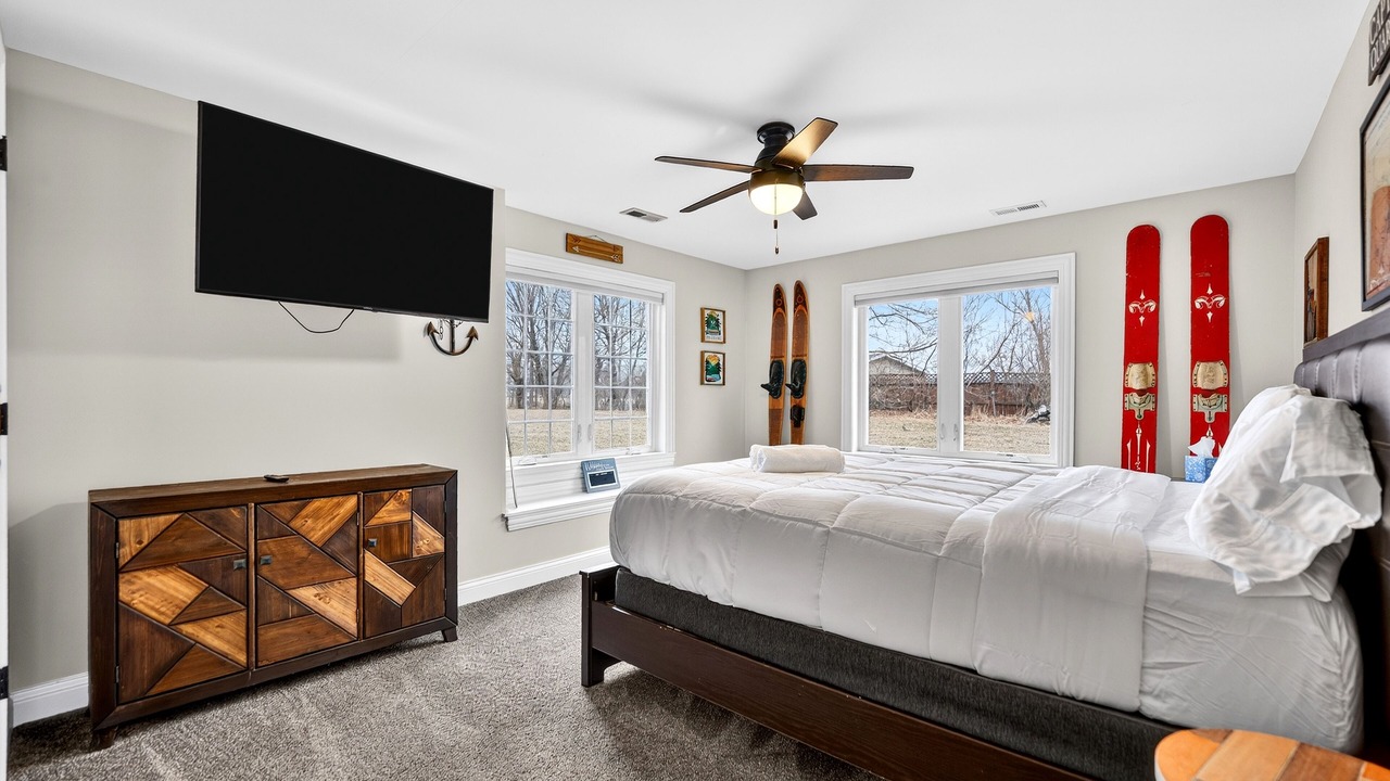 Photo of Bedroom in Channel Lake
