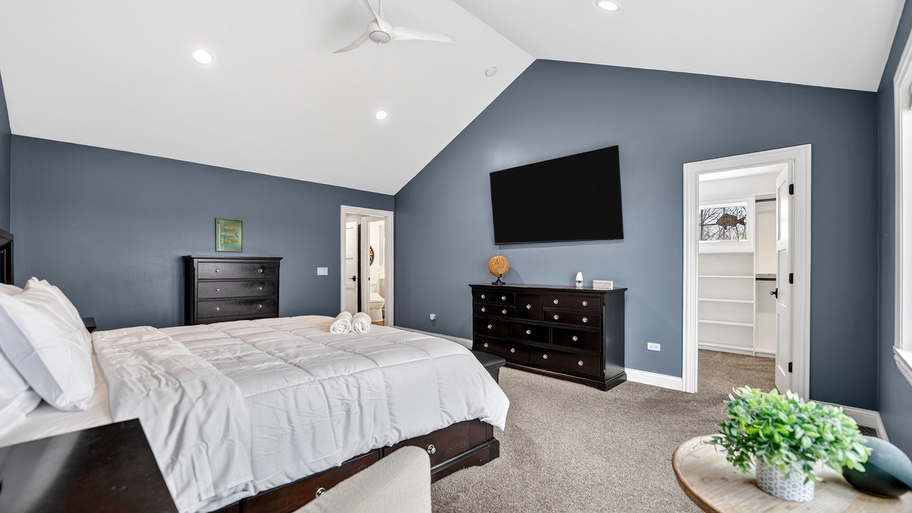 Photo of Bedroom in Channel Lake