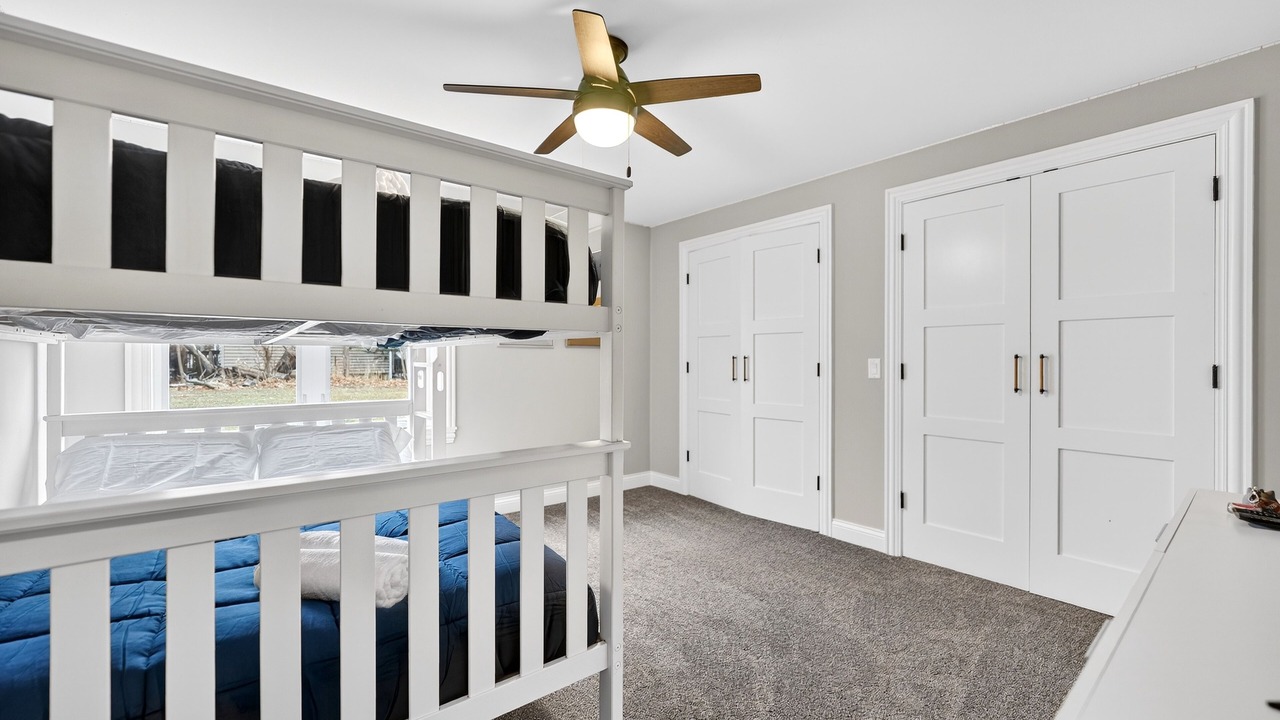 Photo of Bedroom in Channel Lake