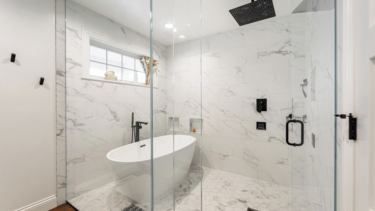 Photo of Bathroom in Channel Lake
