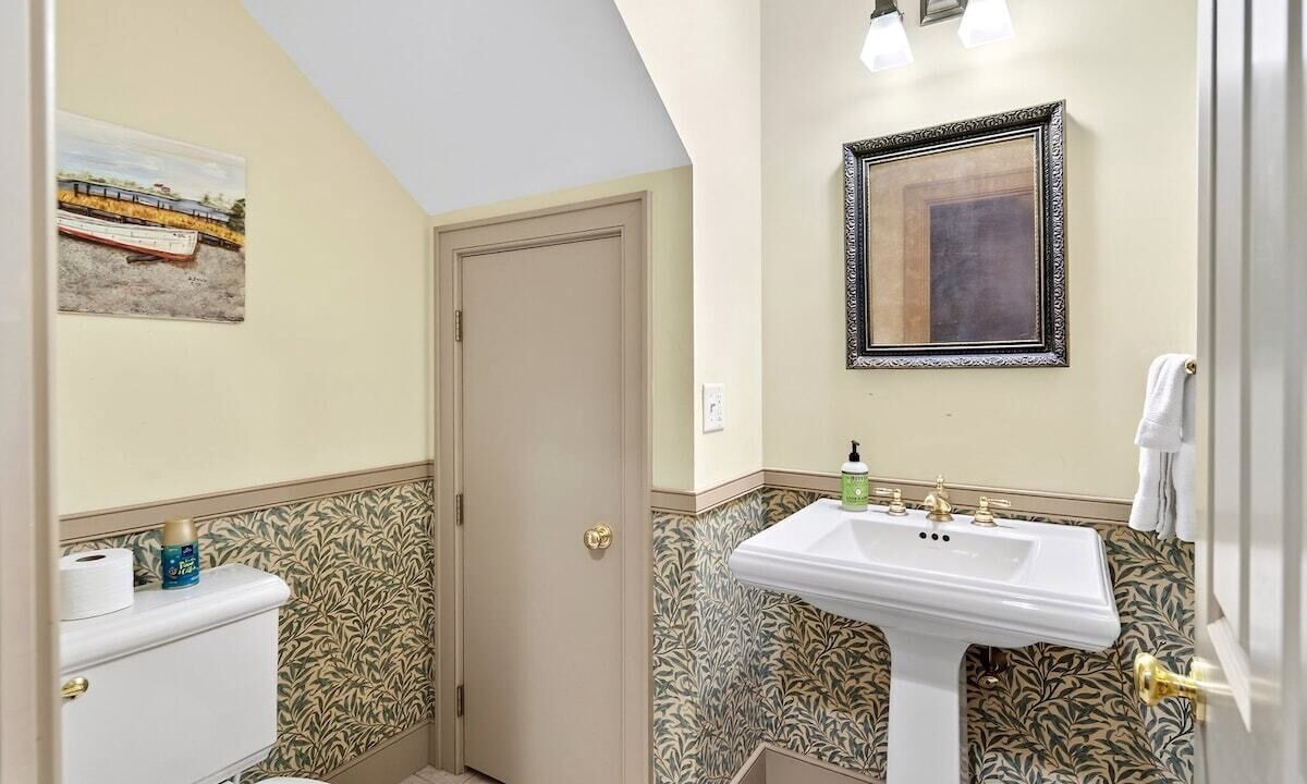 Photo of Bathroom in Lansing