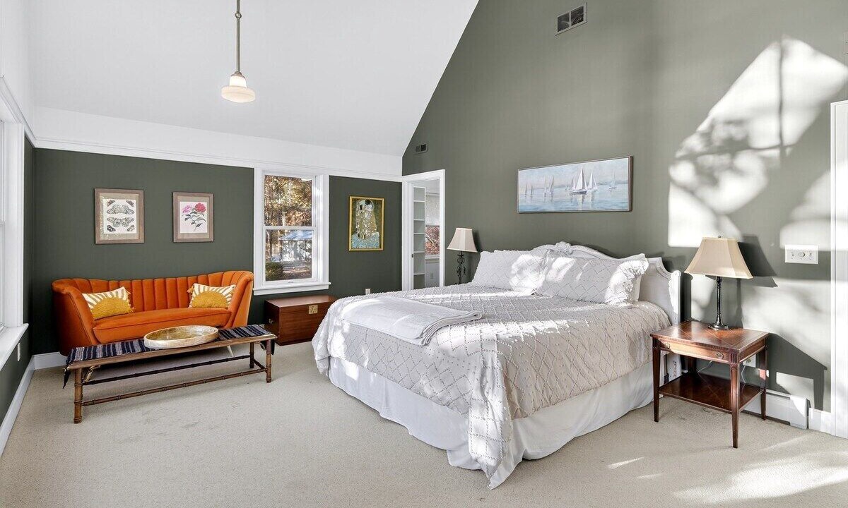 Photo of Bedroom in Lansing