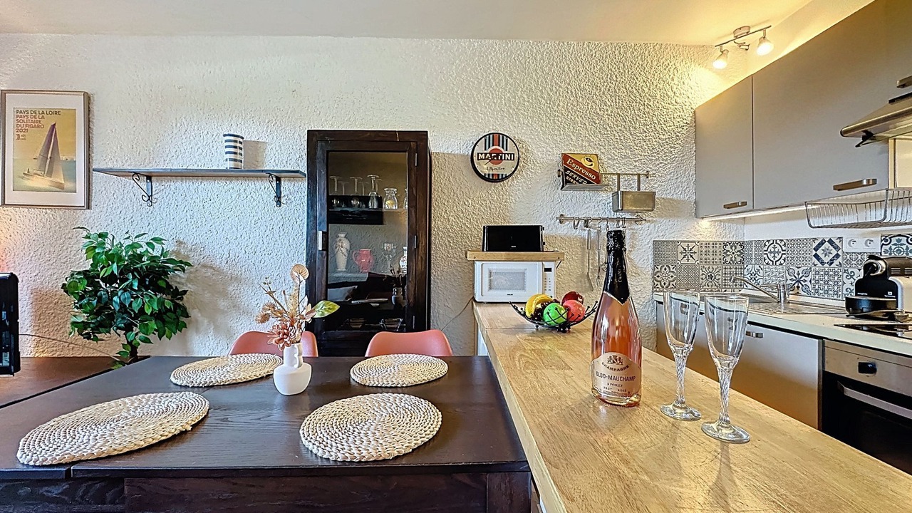 Photo of Bedroom in Saint-Michel-Chef-Chef