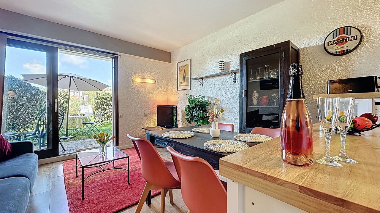 Photo of Livingroom in Saint-Michel-Chef-Chef