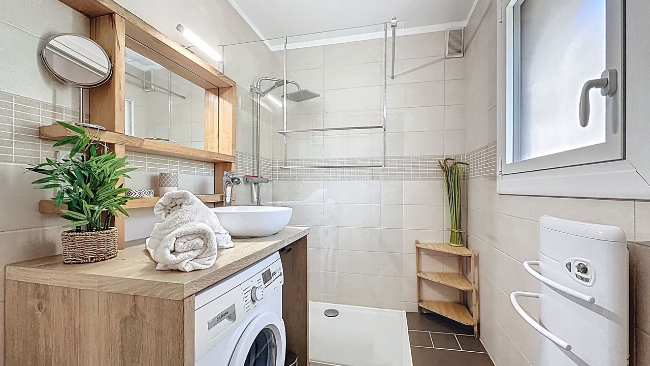 Photo of Bathroom in Saint-Michel-Chef-Chef
