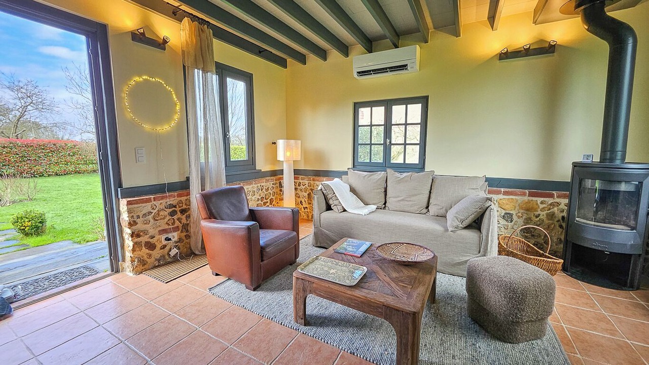 Photo of Livingroom in Manneville-la-Raoult