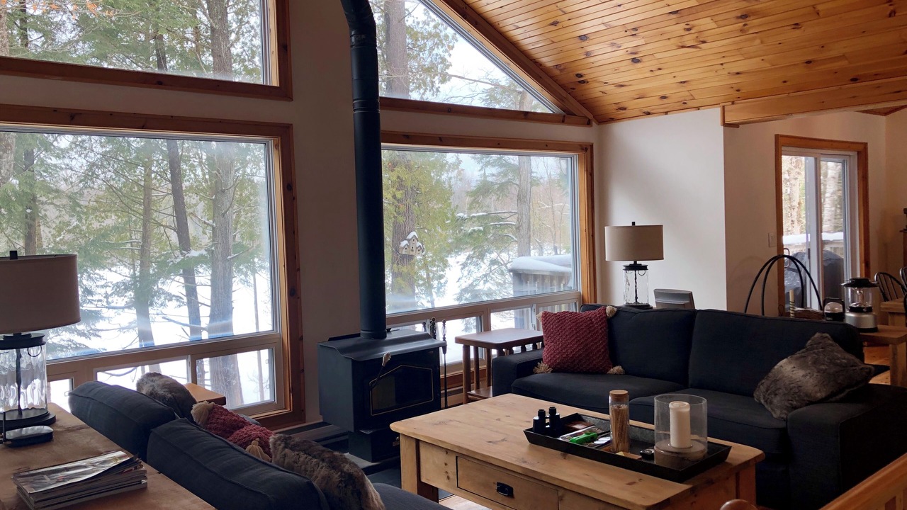 Photo of Livingroom in Magnetawan