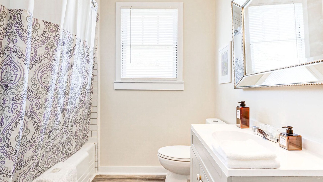 Photo of Bathroom in Grove Hill