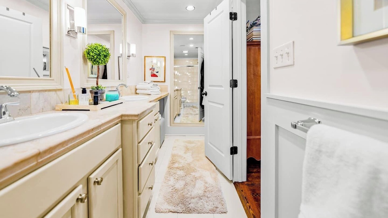 Photo of Bathroom in Fairway