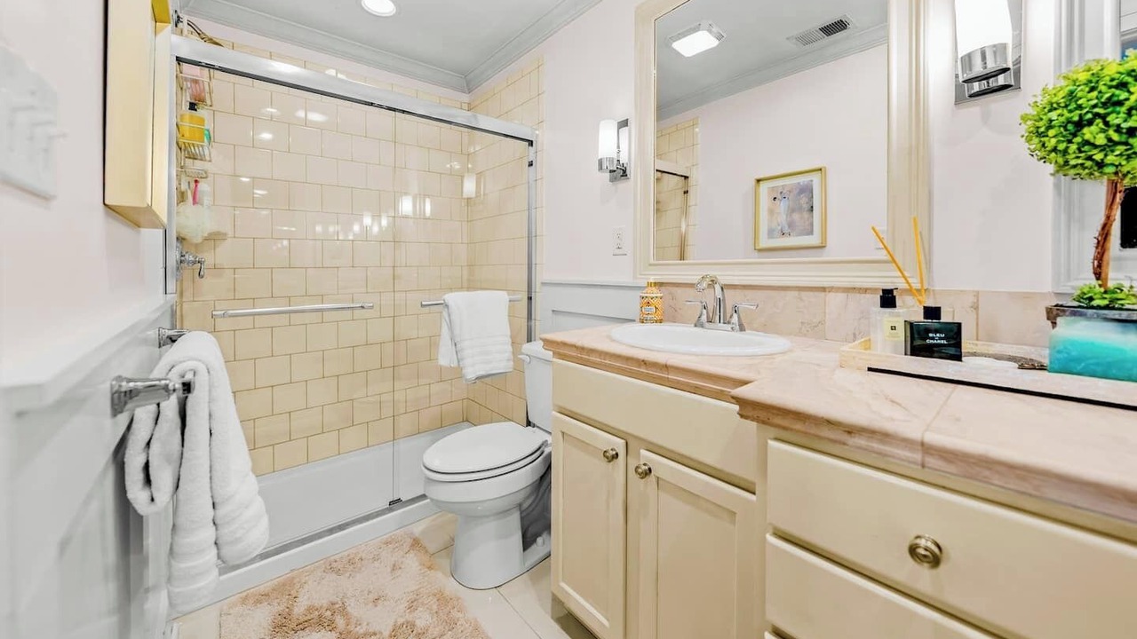 Photo of Bathroom in Fairway
