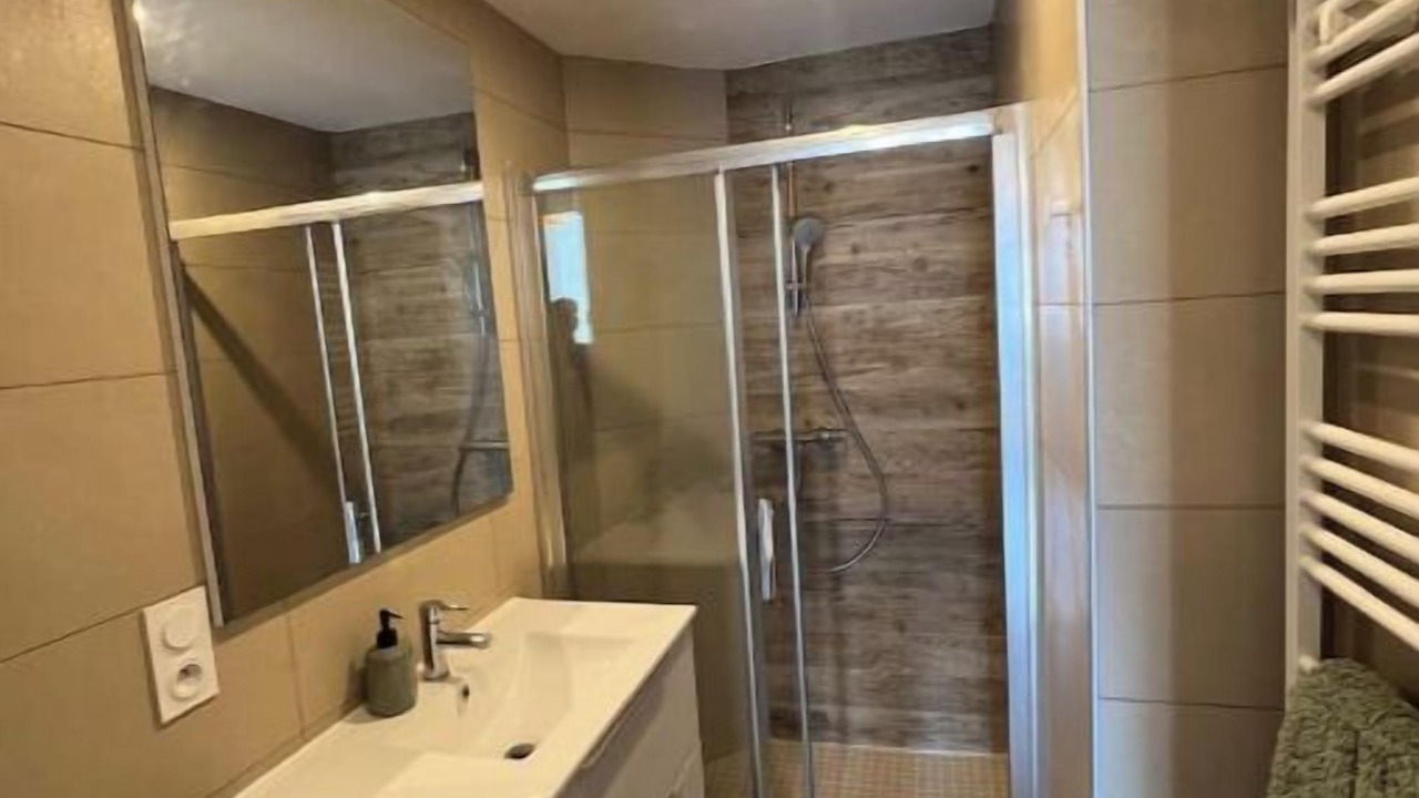 Photo of Bathroom in Grenoble City Centre