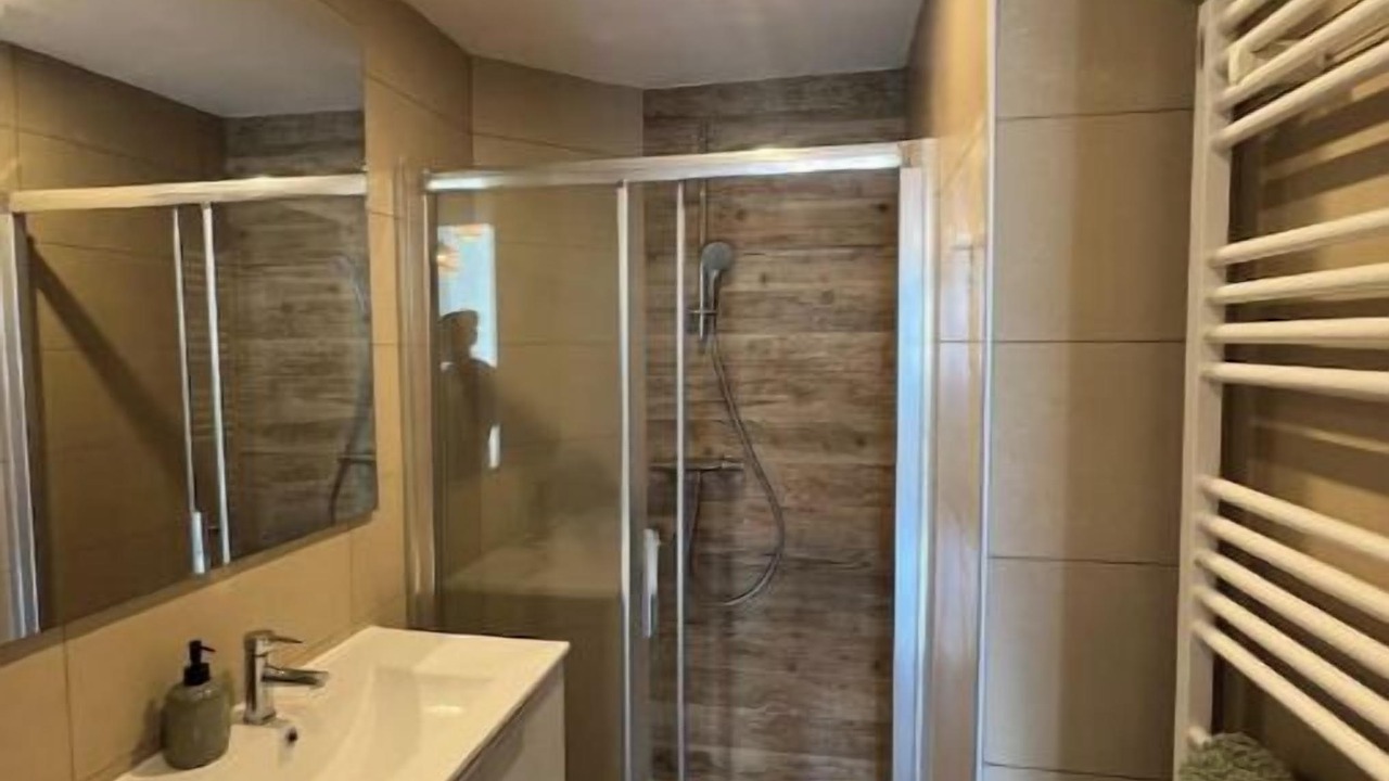 Photo of Bathroom in Grenoble City Centre
