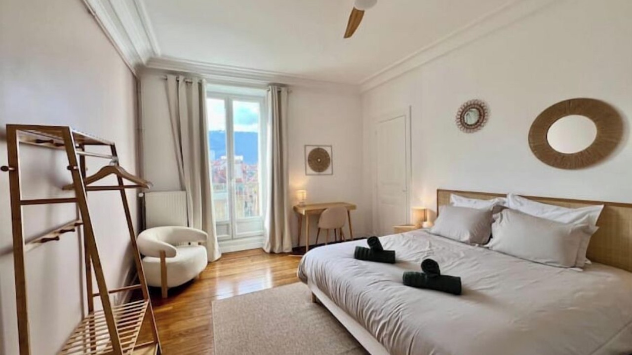 Photo of Bedroom in Grenoble City Centre