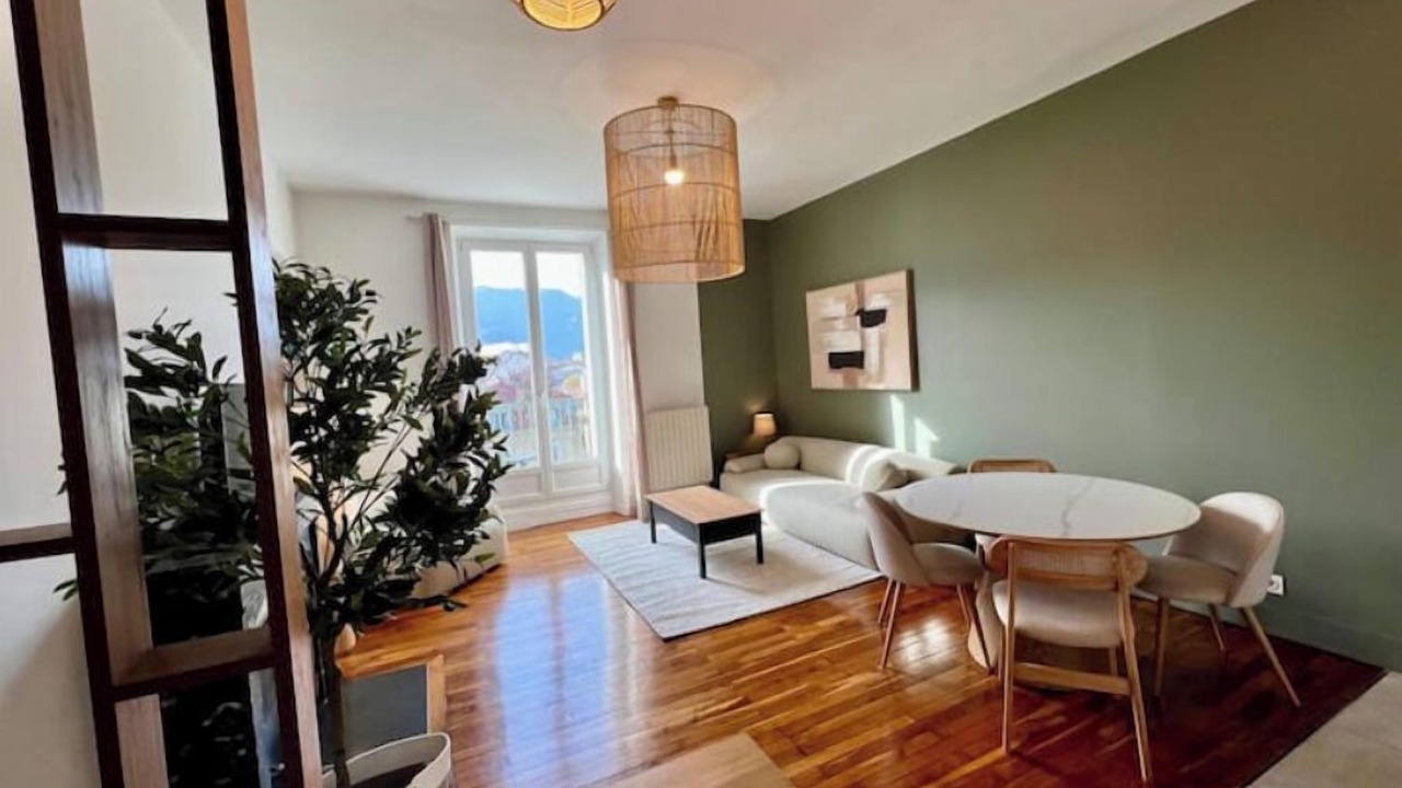 Photo of Livingroom in Grenoble City Centre