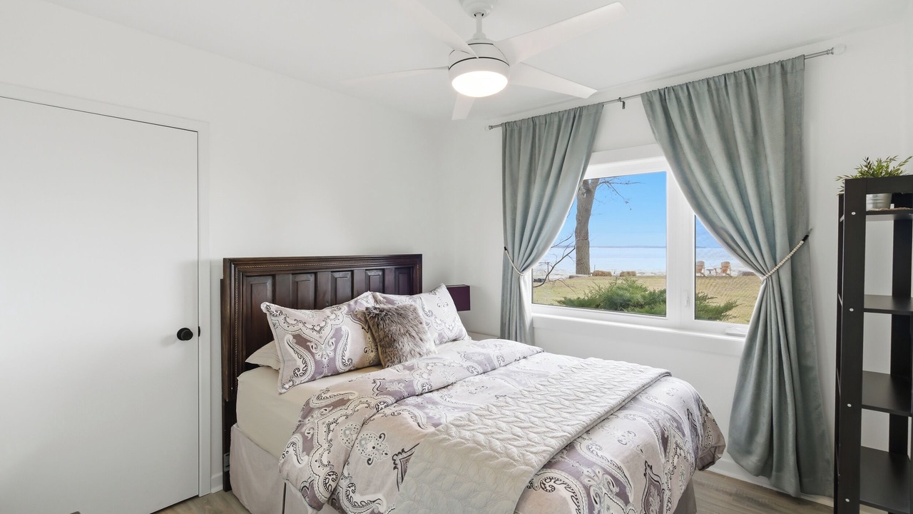 Photo of Bedroom in Port Colborne