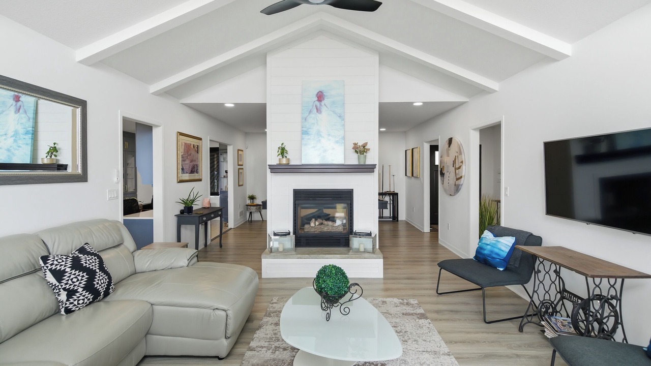 Photo of Livingroom in Port Colborne
