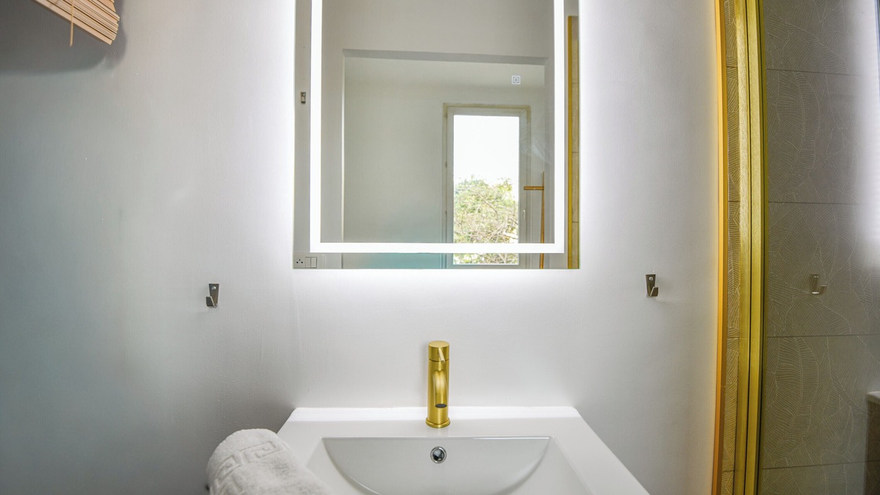 Photo of Bathroom in Saint-Lambert
