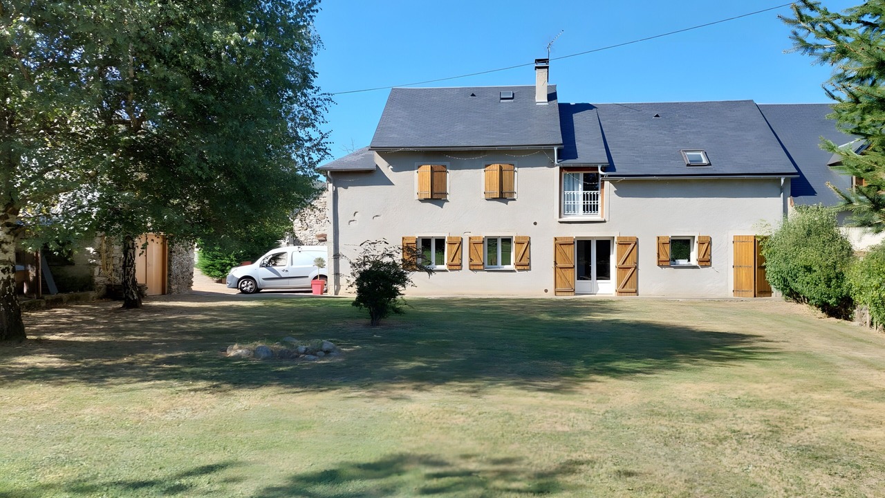 Photo of Outdoor in Campan