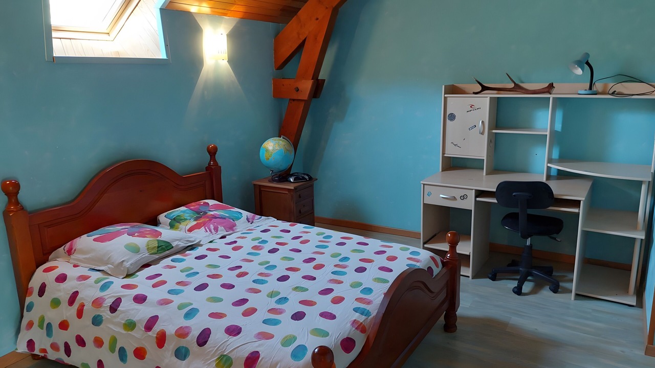 Photo of Bedroom in Campan
