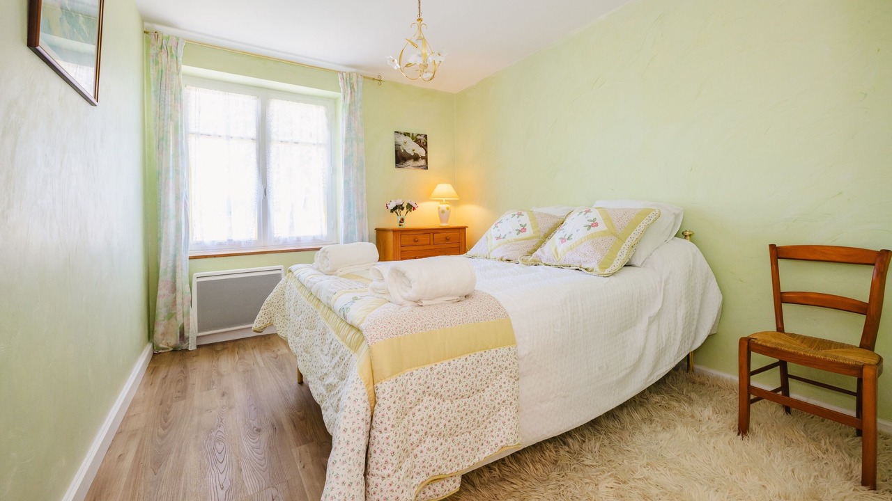 Photo of Bedroom in Plesder