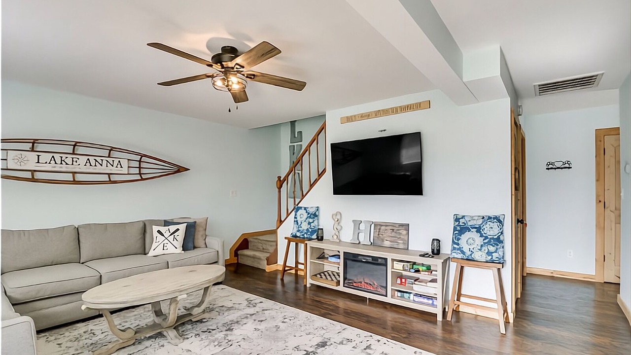 Photo of Livingroom in Louisa
