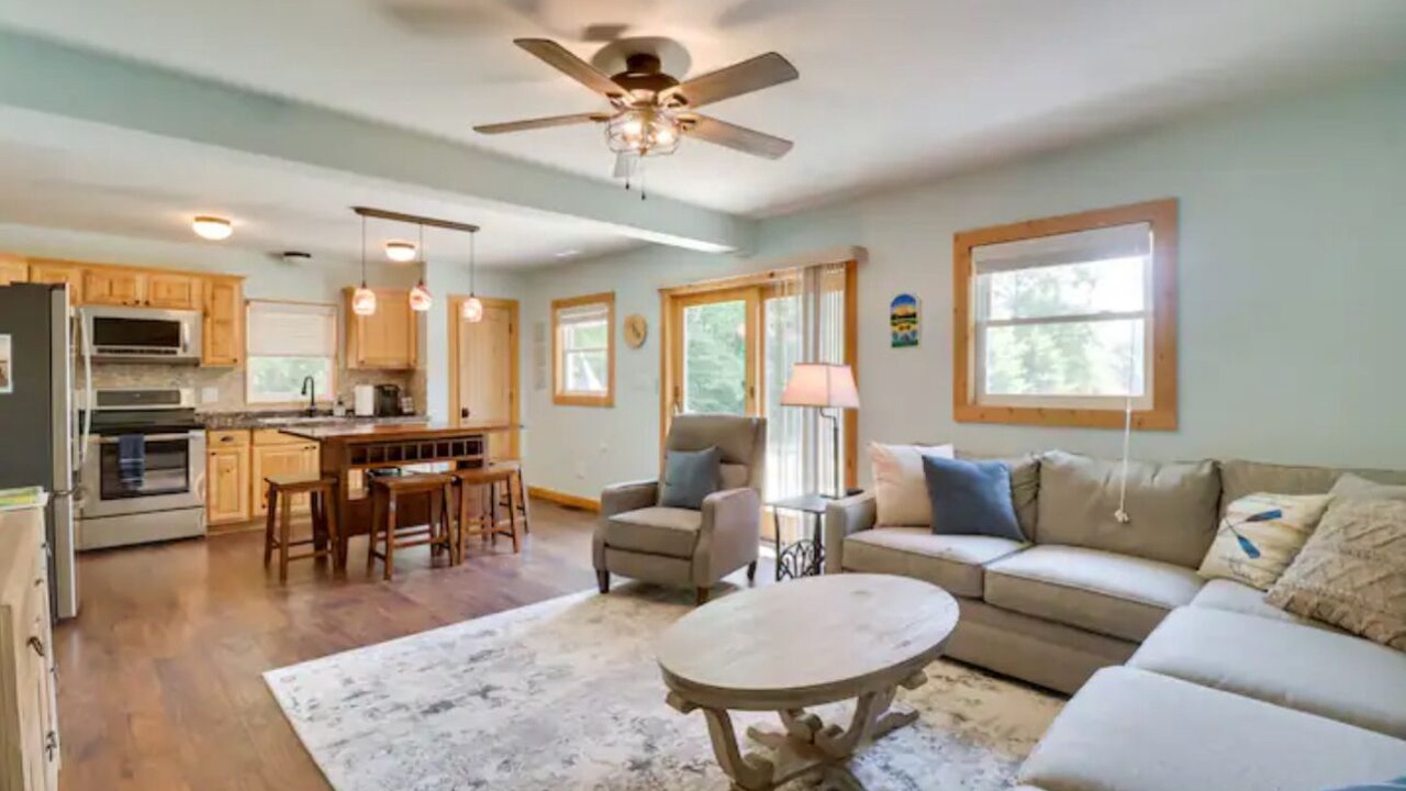 Photo of Livingroom in Louisa