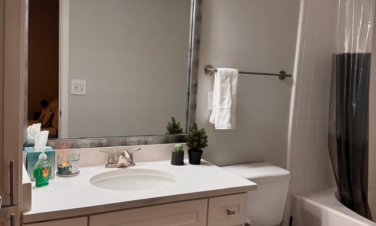 Photo of Bathroom in Energy Corridor