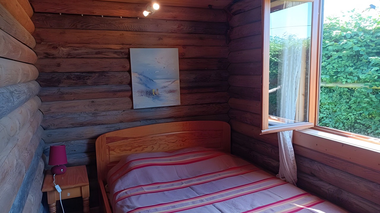 Photo of Bedroom in Saint-Julien-de-Mailloc
