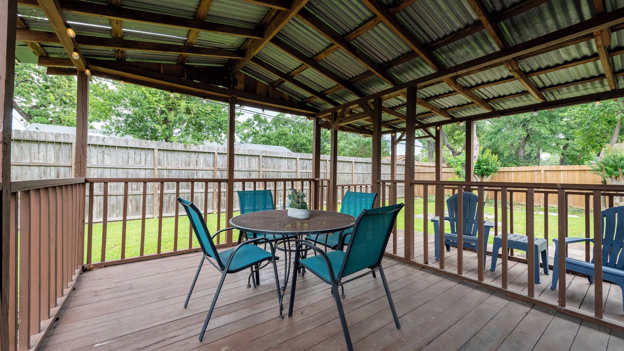 Photo of Outdoor in Spring Branch West