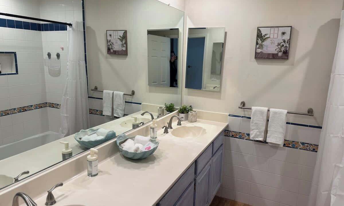Photo of Bathroom in Santa Clarita