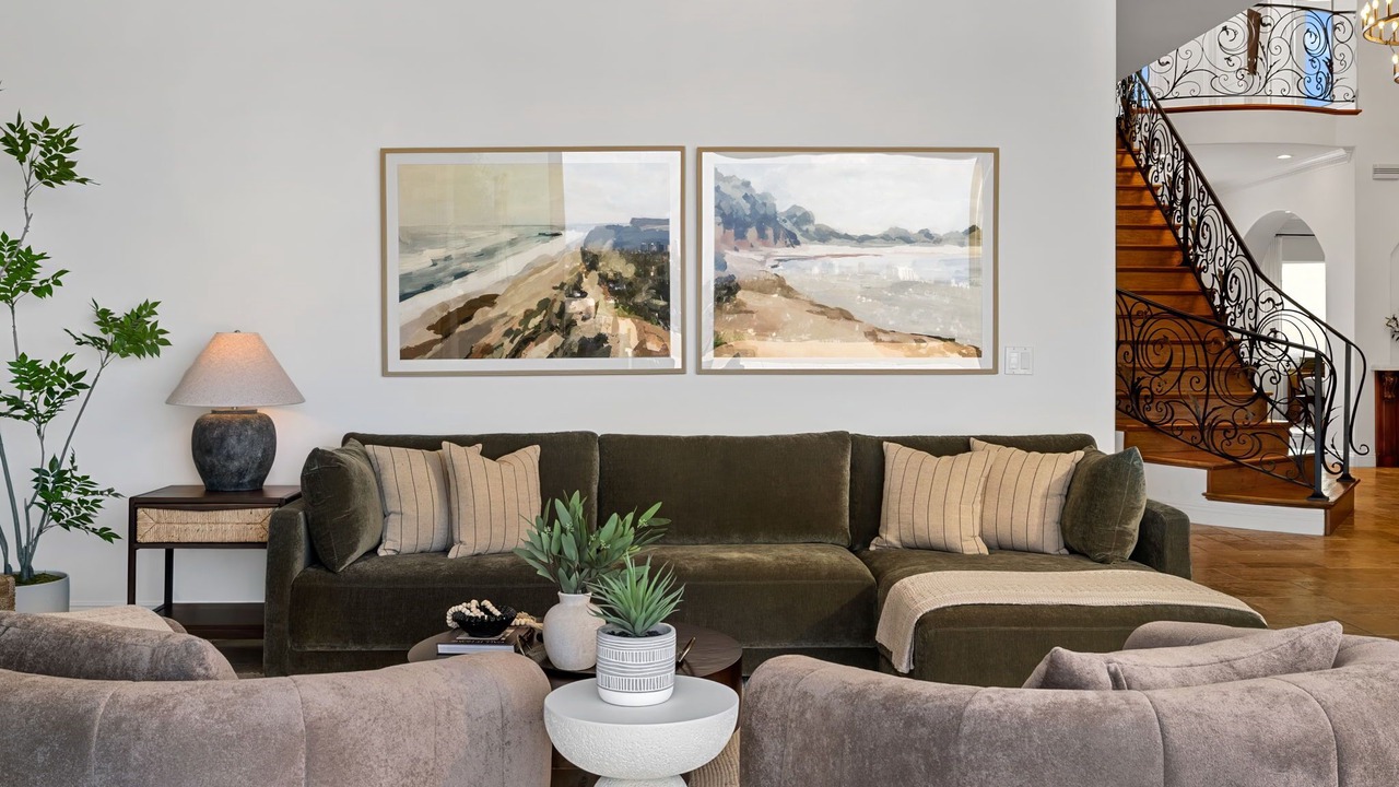 Photo of Livingroom in North Pacific Beach