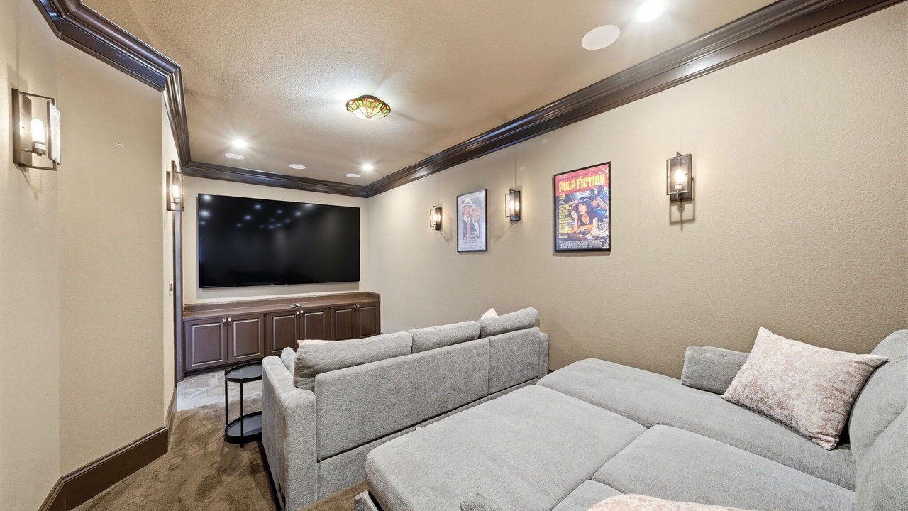 Photo of Livingroom in Shady Acres