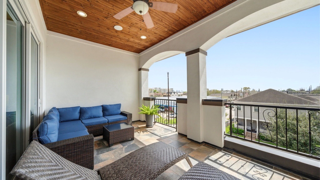 Photo of Patio Balcony in Shady Acres