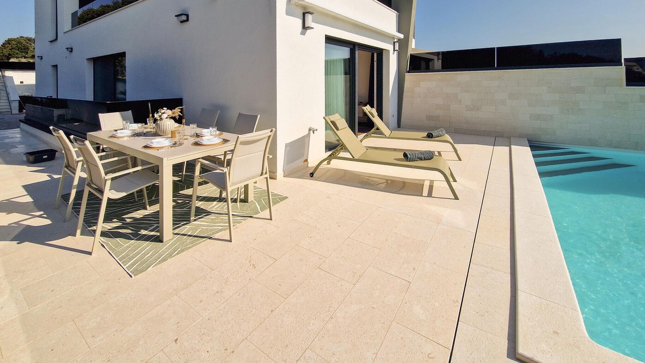 Photo of Outdoor in Mandre