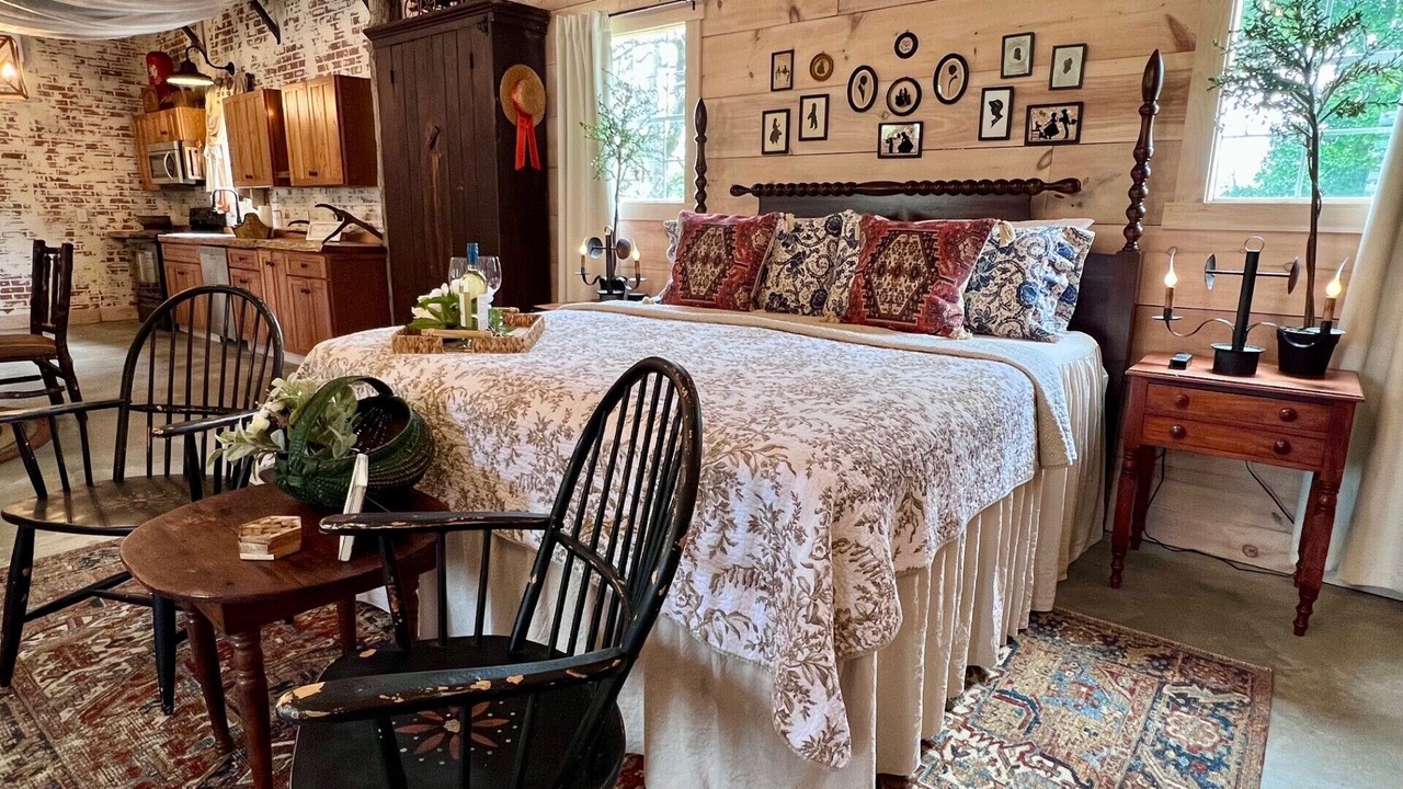 Photo of Bedroom in Forsyth