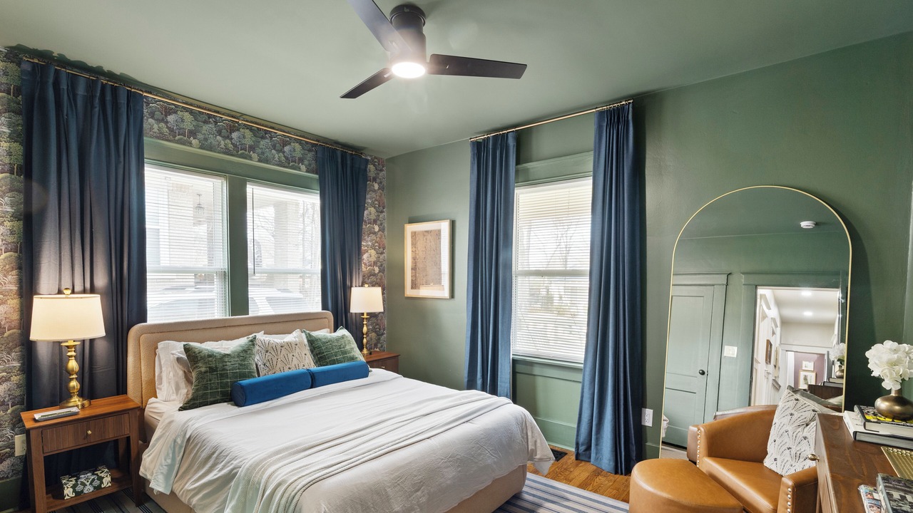 Photo of Bedroom in Midtown