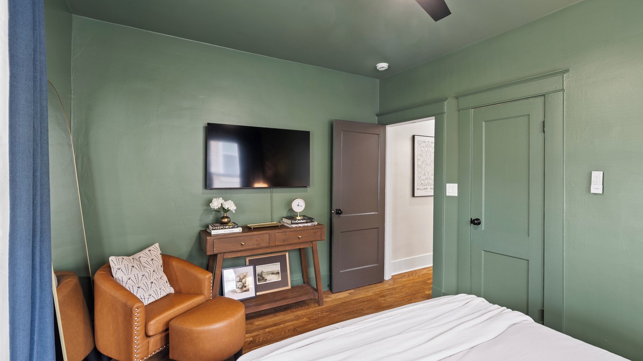 Photo of Bedroom in Midtown