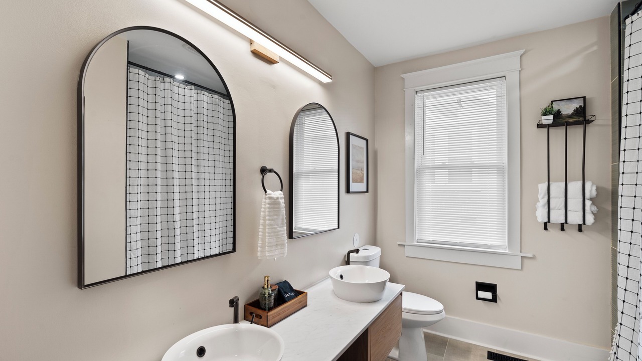 Photo of Bathroom in Midtown