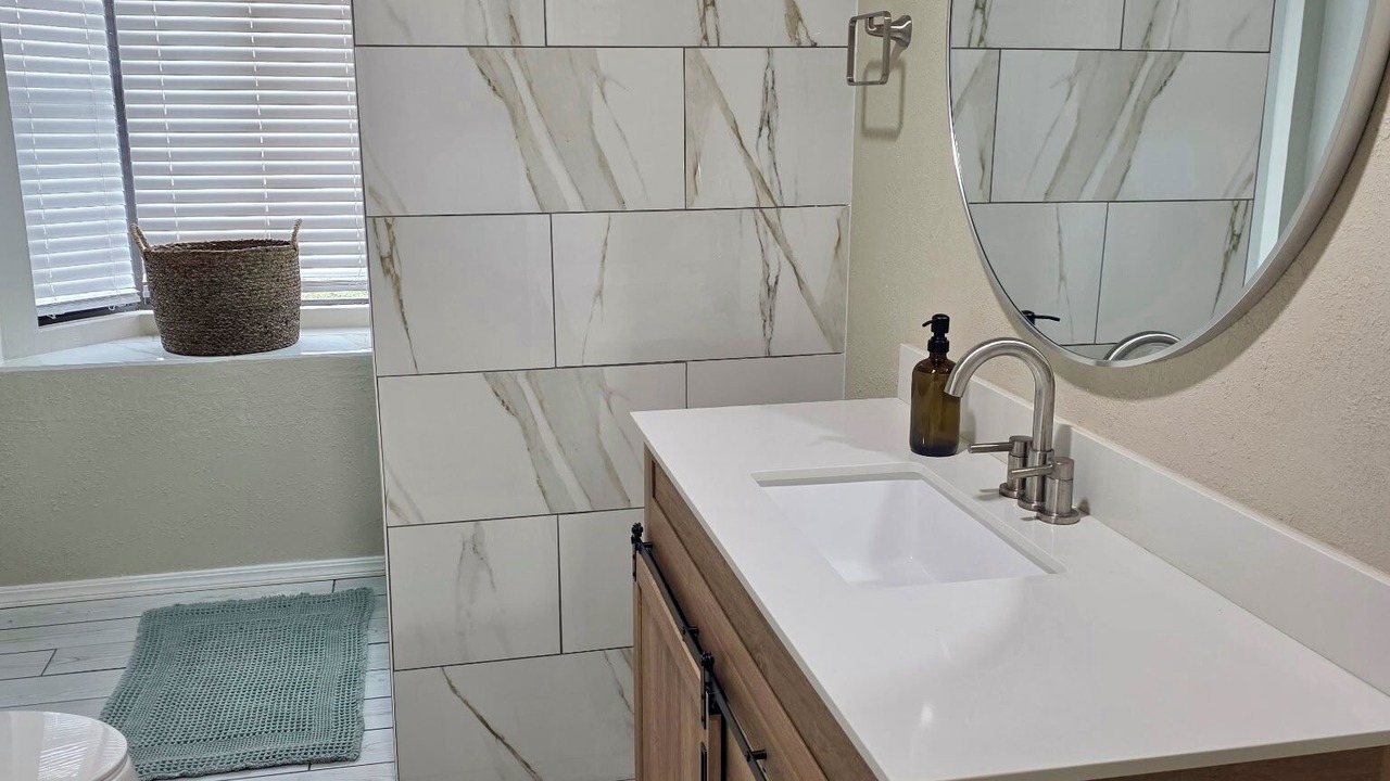 Photo of Bathroom in Evening Shade