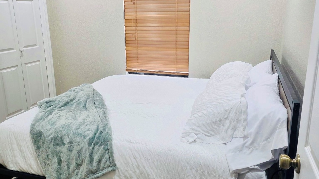 Photo of Bedroom in Evening Shade
