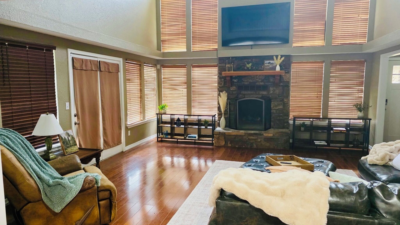 Photo of Livingroom in Evening Shade